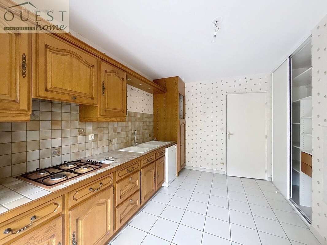 Appartement à CHARBONNIERES-LES-BAINS