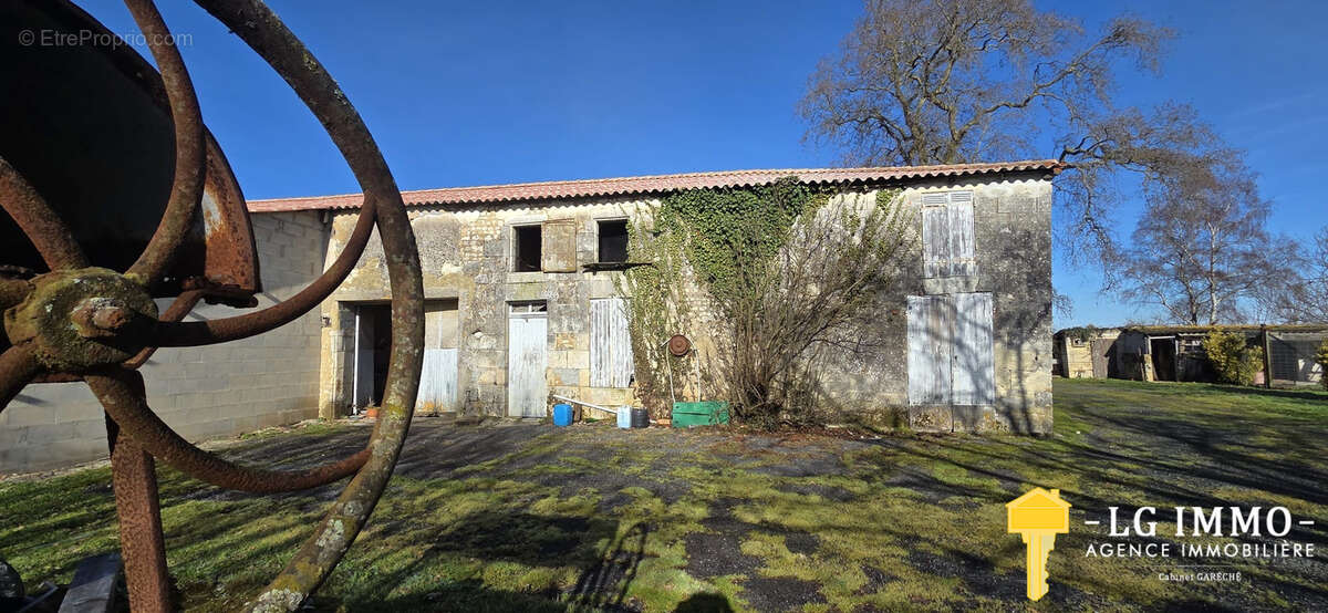 Maison à MORTAGNE-SUR-GIRONDE