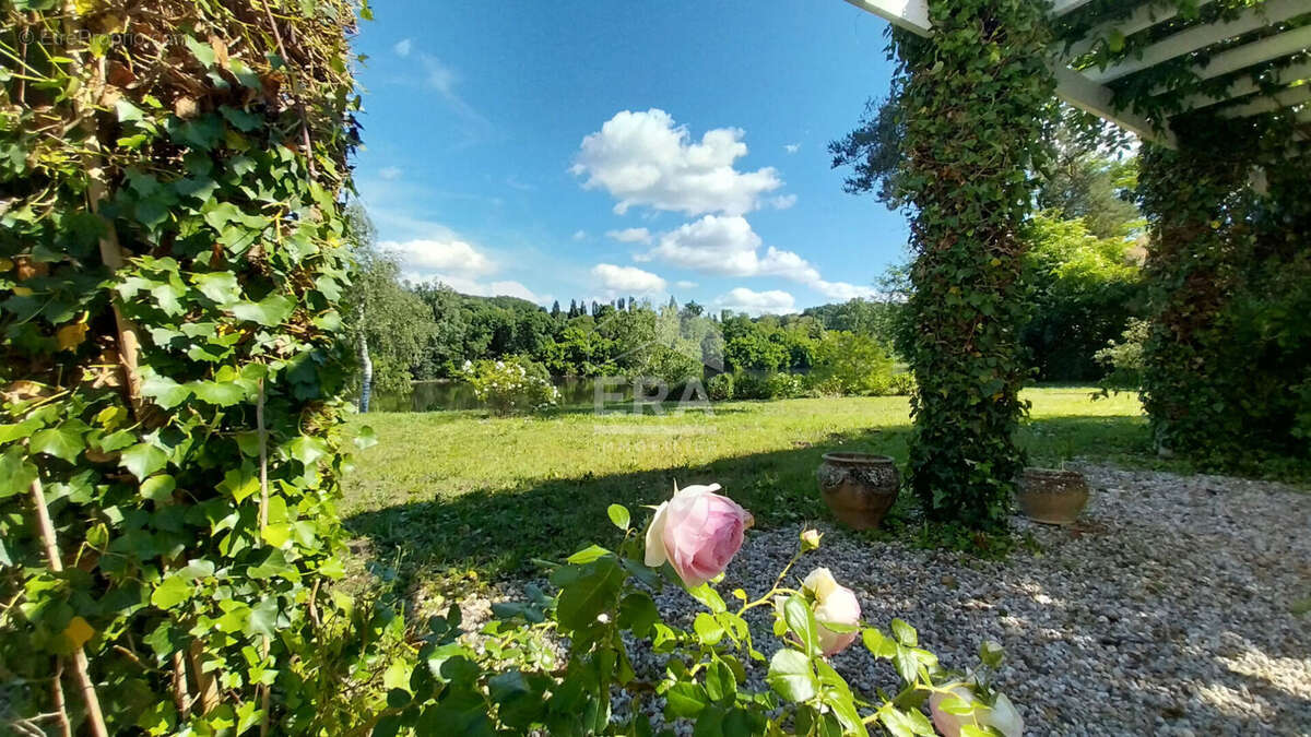 Maison à PORT-SAINTE-FOY-ET-PONCHAPT