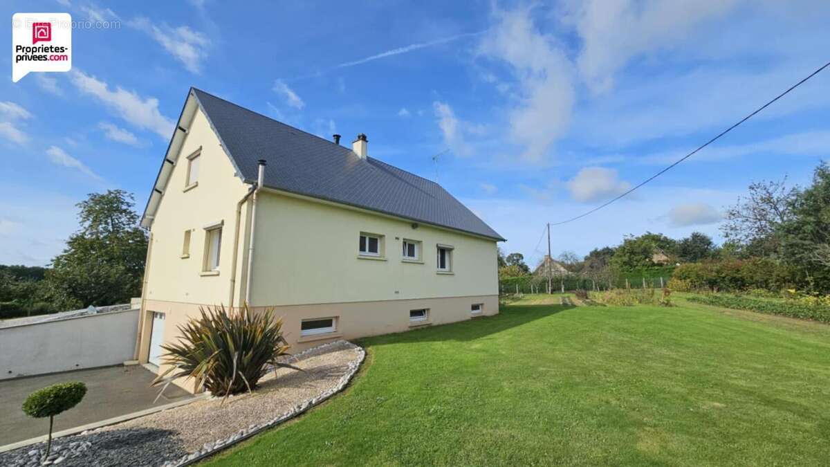 Maison et bâtiments à Grandparigny 50600 - photo 9