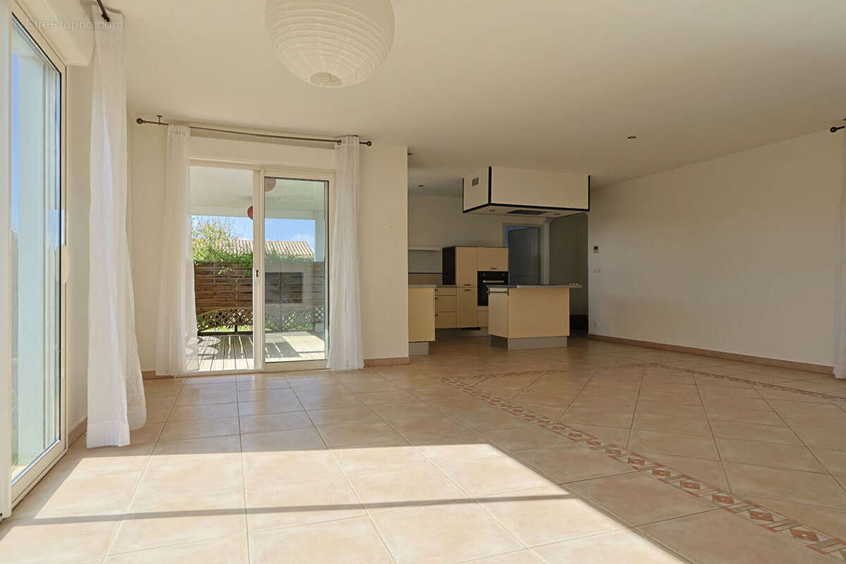 Maison à NIEULLE-SUR-SEUDRE