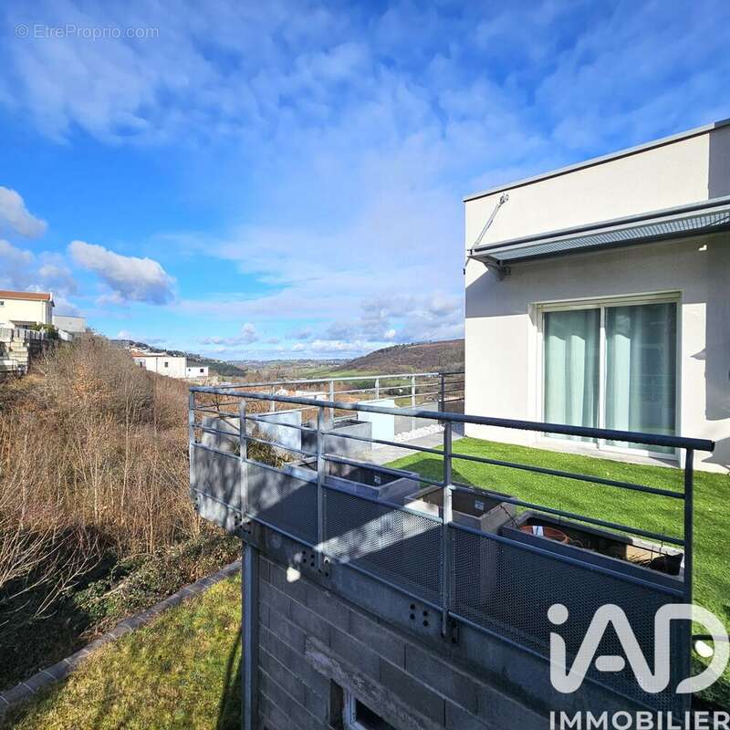 Photo 2 - Maison à SAINT-GENEST-LERPT