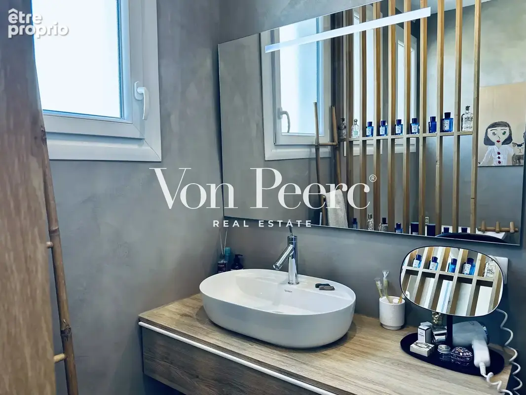 Maison contemporaine rénovée avec bassin fontaine - photo 19