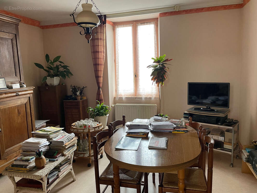 Maison à LA CLAYETTE