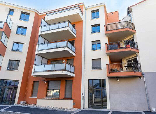 Appartement à MONTROND-LES-BAINS