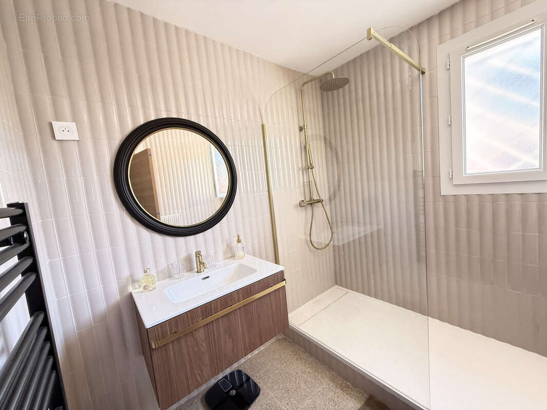 Appartement à SIX-FOURS-LES-PLAGES