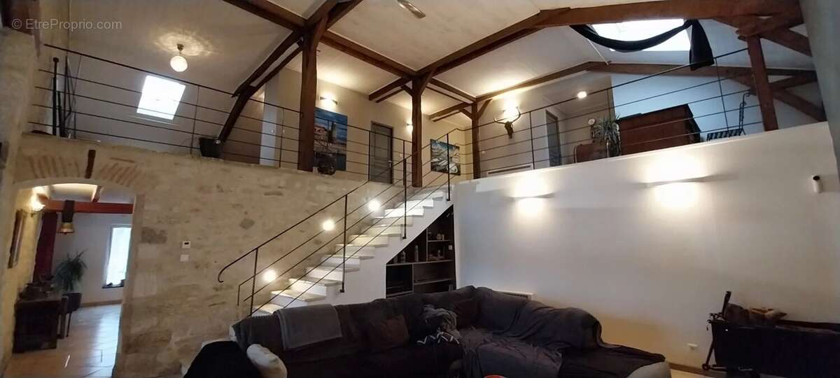 Maison à PUYLAROQUE