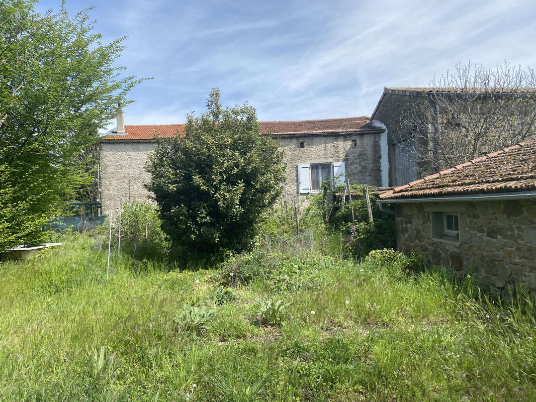 Maison à COLOMBIER-LE-VIEUX