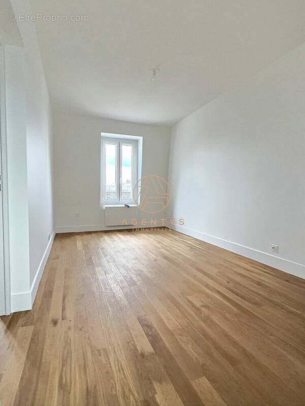 Appartement à SAINT-MAUR-DES-FOSSES