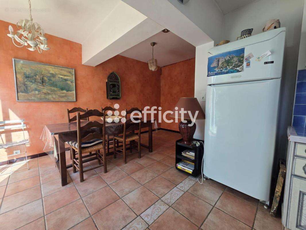 Appartement à SAINT-CYR-SUR-MER