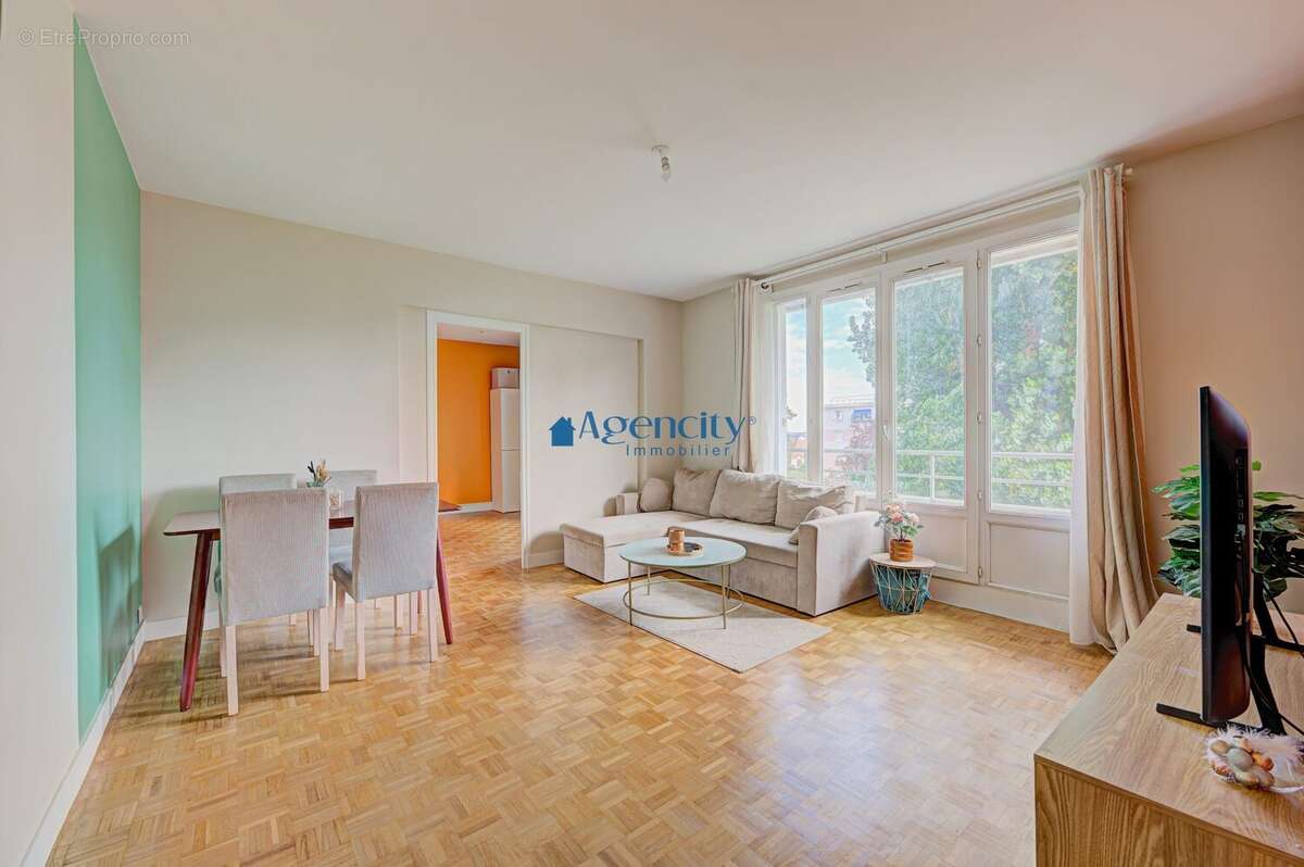 Appartement 80 m² à Noisy-Le-Grand  - photo 3