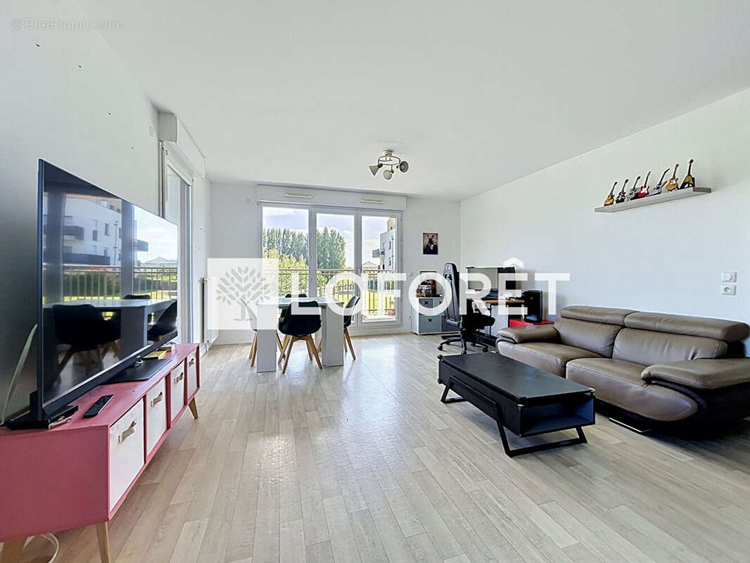 Appartement à VERT-SAINT-DENIS