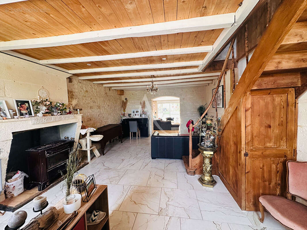 Maison à SAINTES