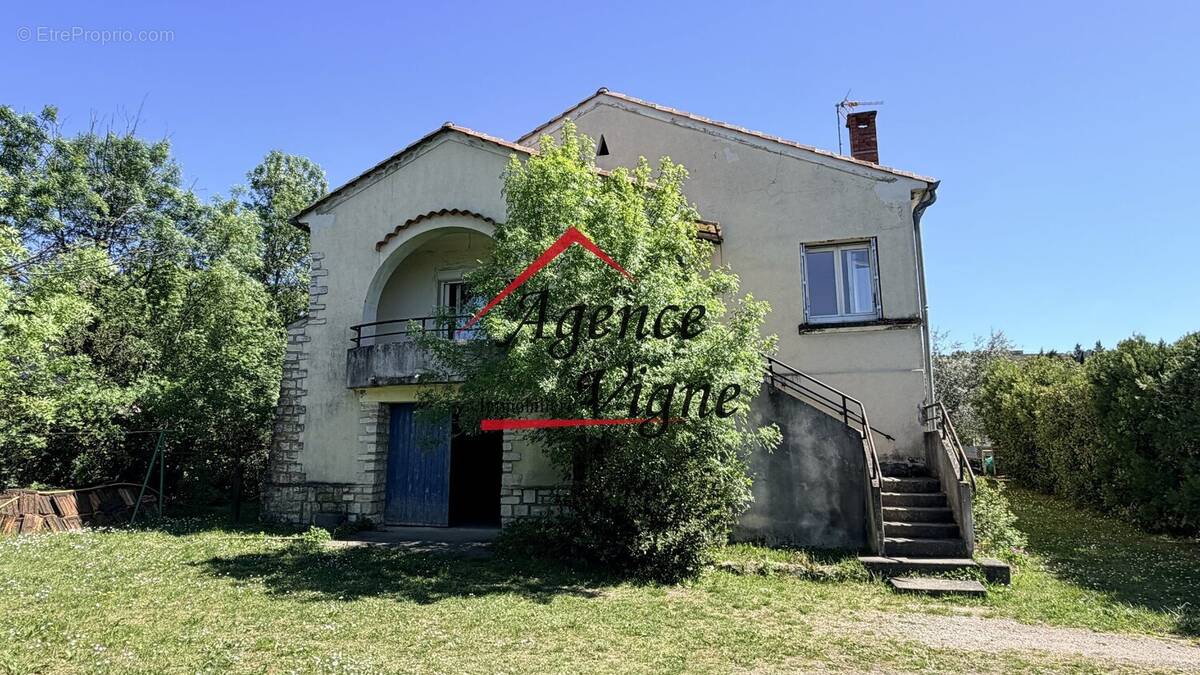 Maison à SAINT-JULIEN-LES-ROSIERS