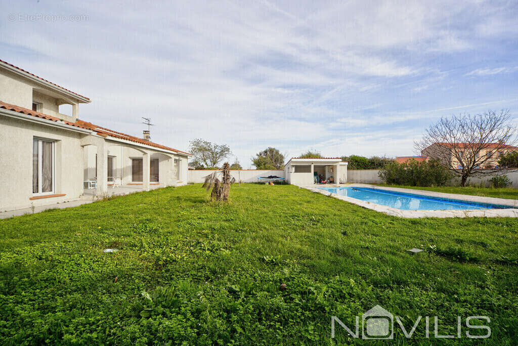 Maison à LAVERNOSE-LACASSE