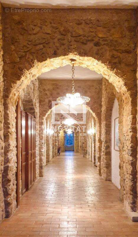 Appartement à TOURRETTES