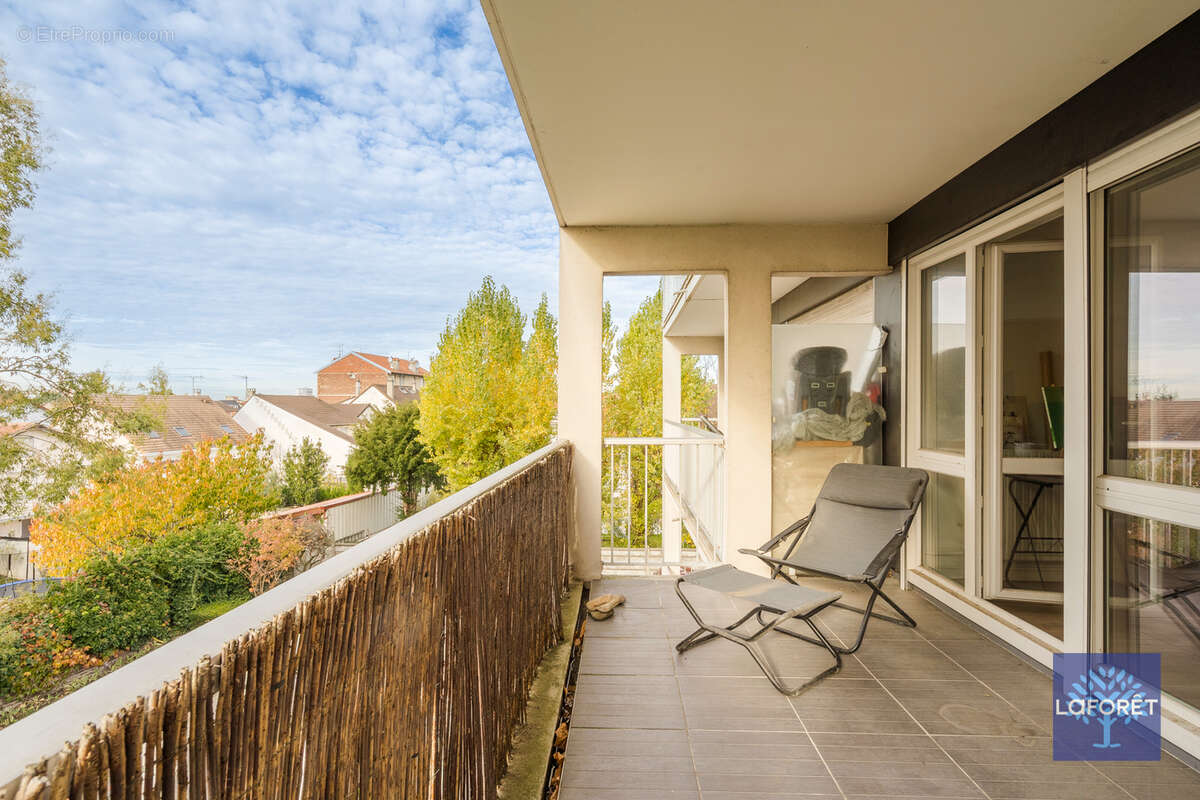 Appartement à LES PAVILLONS-SOUS-BOIS
