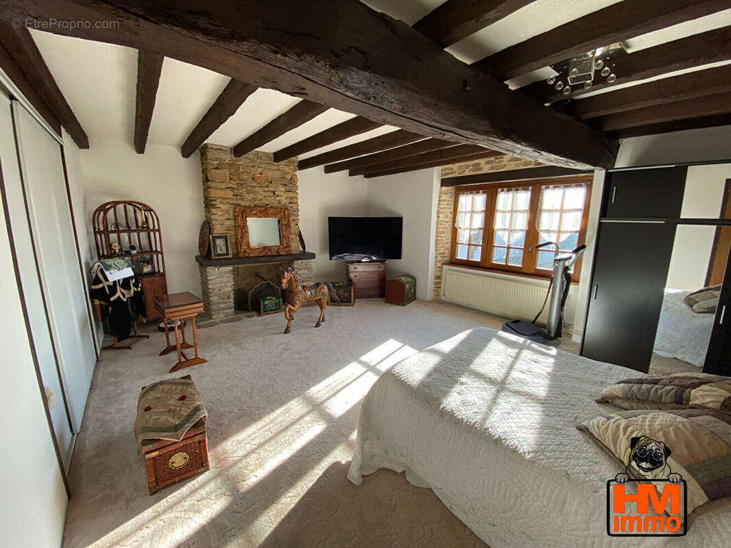 Maison à SAINT-YRIEIX-LA-PERCHE