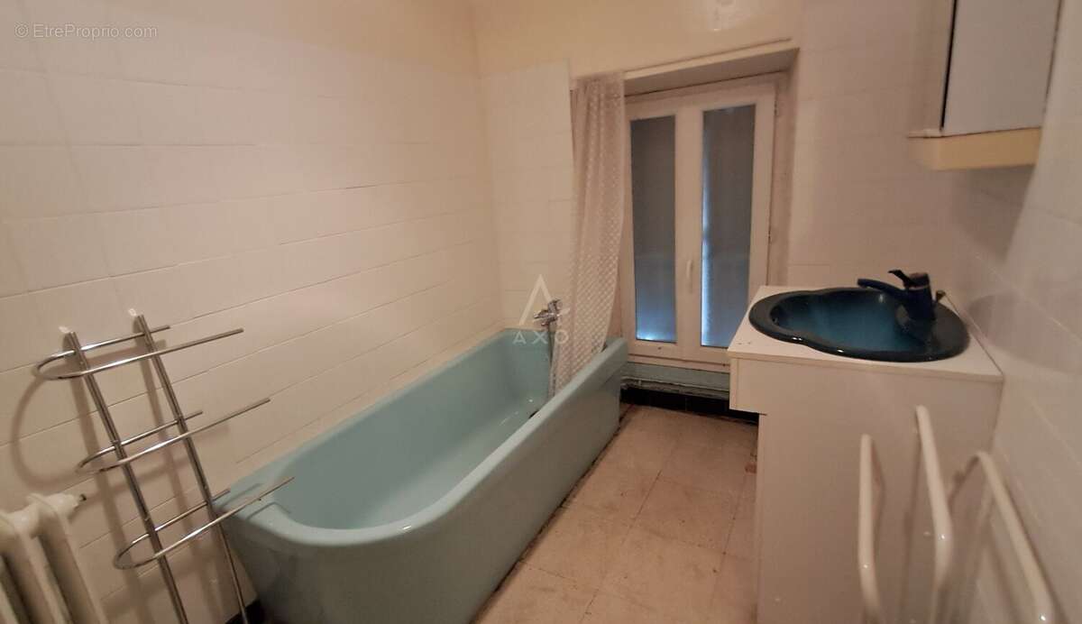 Maison 143 m² à Roumazieres-Loubert  - photo 12