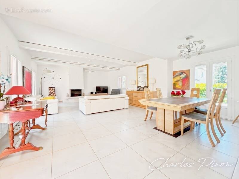 Maison à SAINT-CANNAT