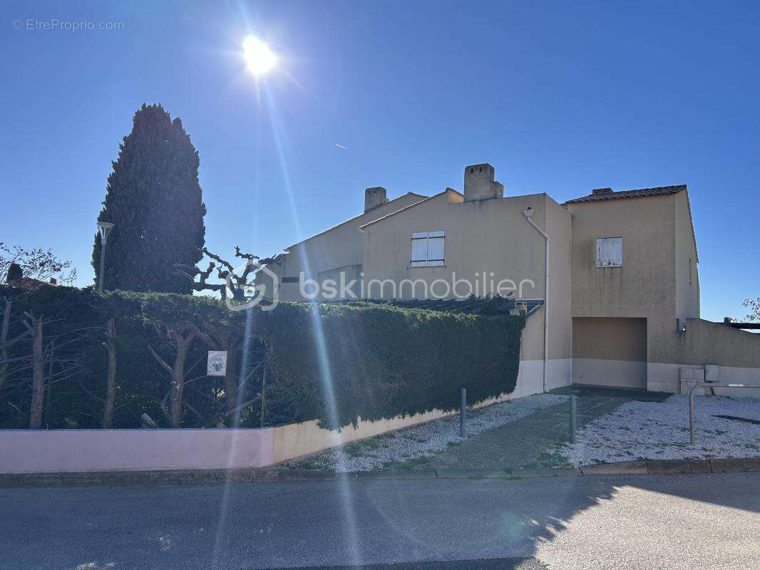 Appartement à LA LONDE-LES-MAURES