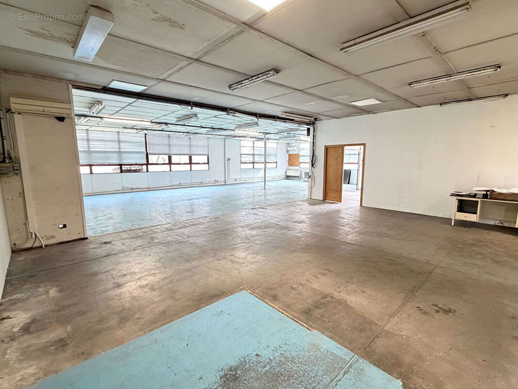 Commerce à CAUCALIERES