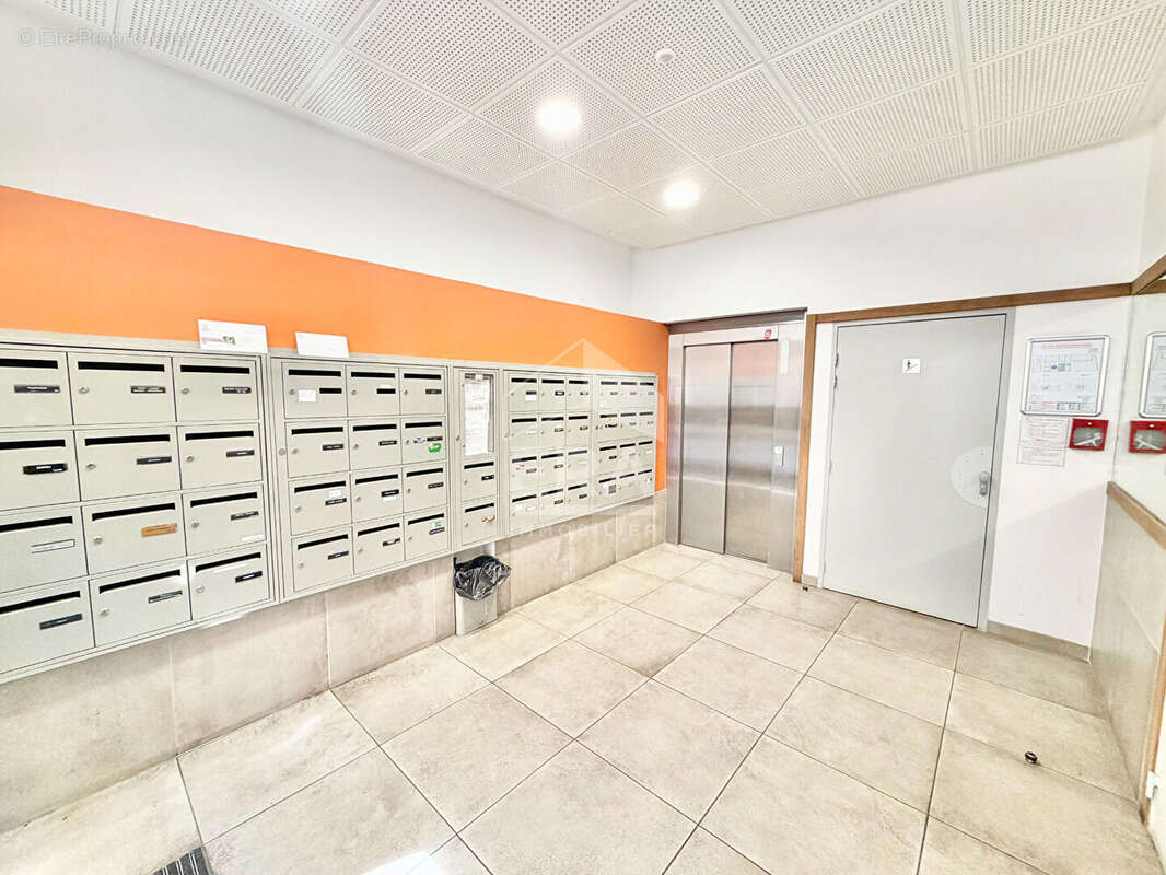Appartement à MARSEILLE-5E