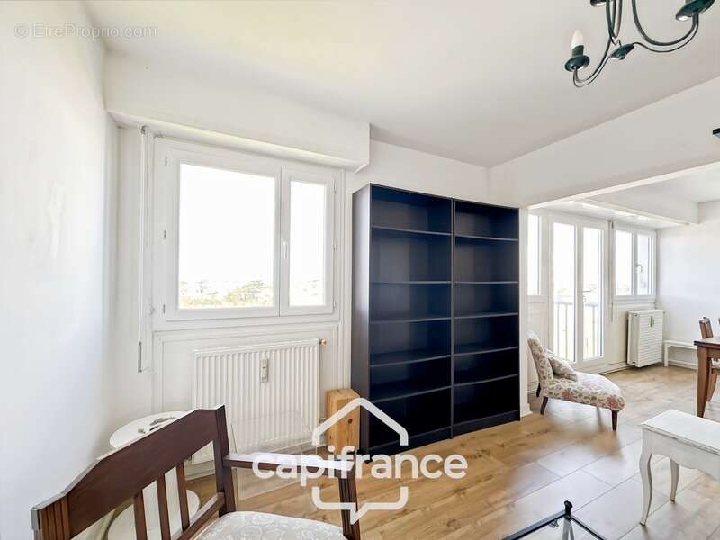 Appartement à vendre, La Rochelle quartier de La Genette, 69m2, 2 Chambres, dernier étage avec ascenseur, cave et parking - photo 6