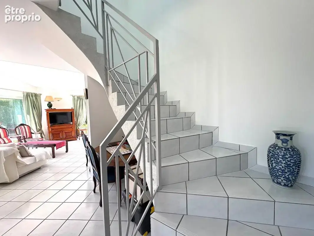 Maison contemporaine 6 pieces 156m2 avec double garage, quartier recherche - photo 13