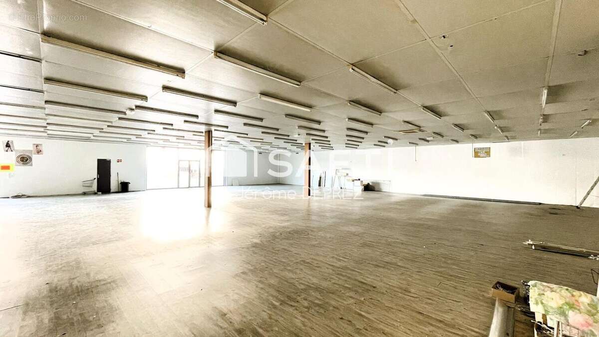 Photo 6 - Commerce à LUCON