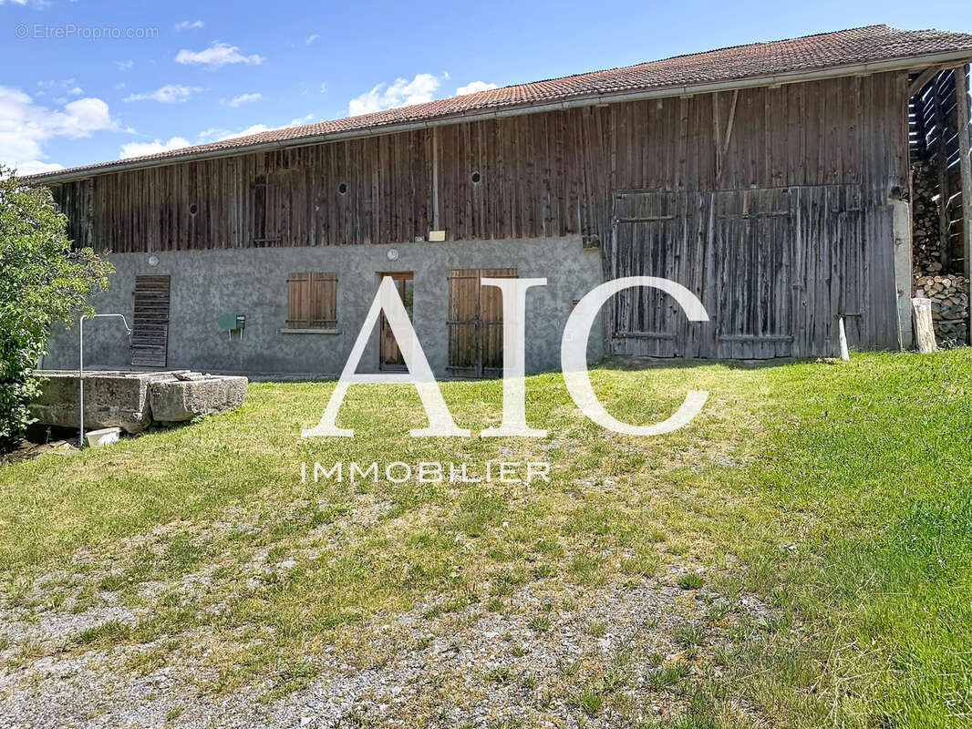 Maison à COMBLOUX