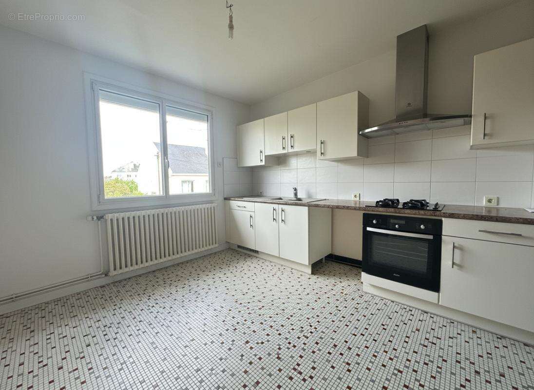 Maison à SAINTE-LUCE-SUR-LOIRE