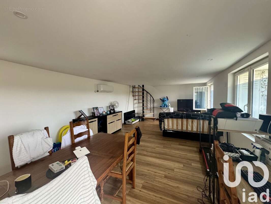 Maison 106 m² à Reignac  - photo 5