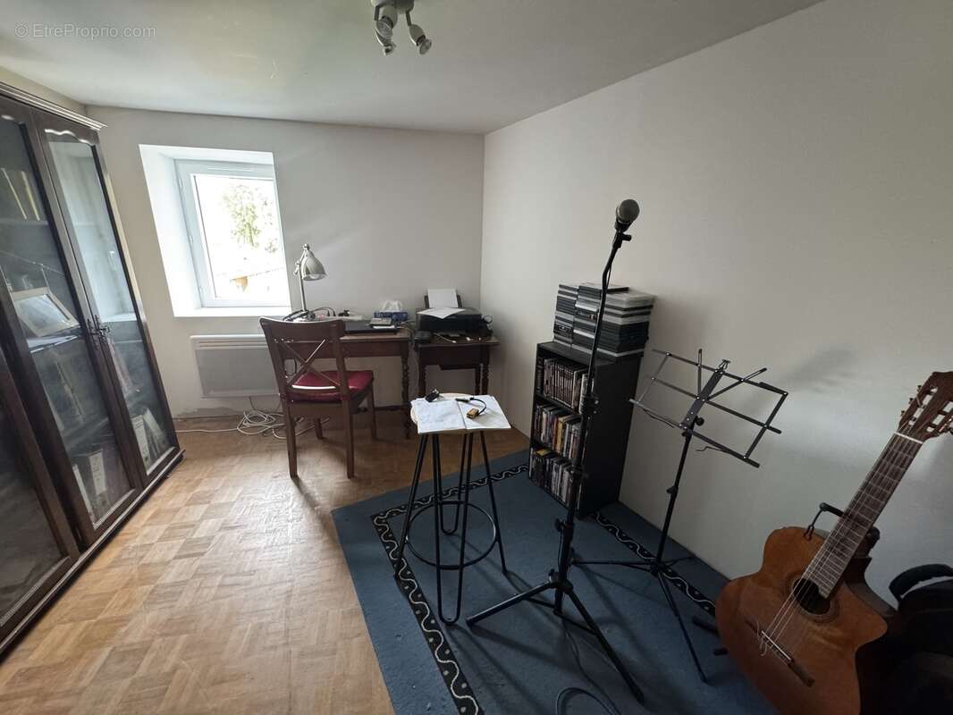 n°6 - Maison à ARRENES