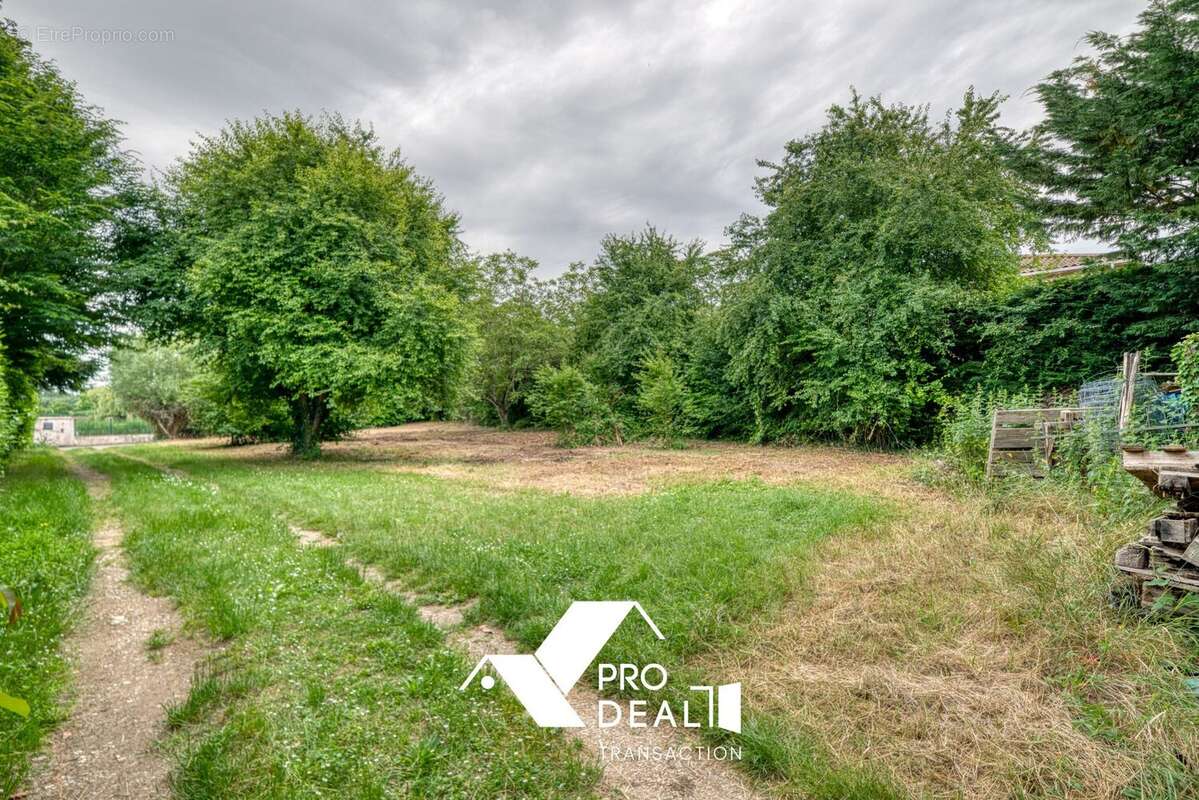 Terrain à VILLETTE-D&#039;ANTHON