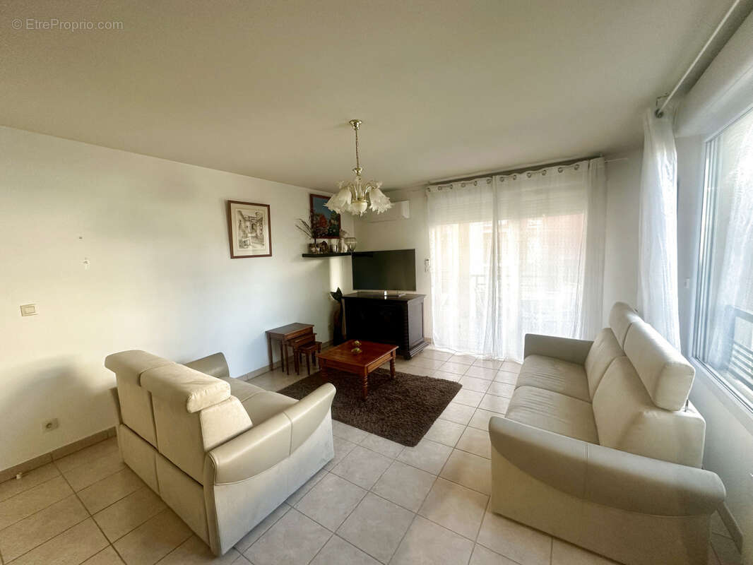 Appartement à MEYZIEU