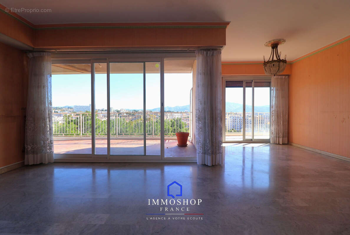 Appartement à MARSEILLE-4E