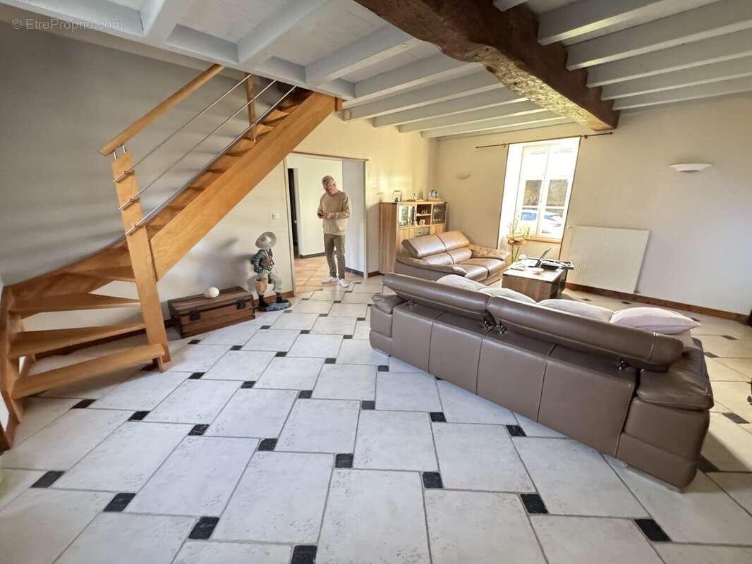 Maison à CORME-ROYAL