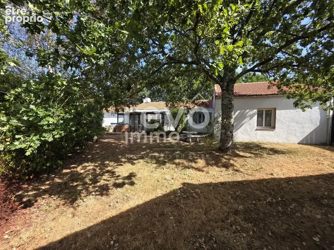 GENESTON 44140  Maison de plain-pied familiale de 176 m² - photo 12