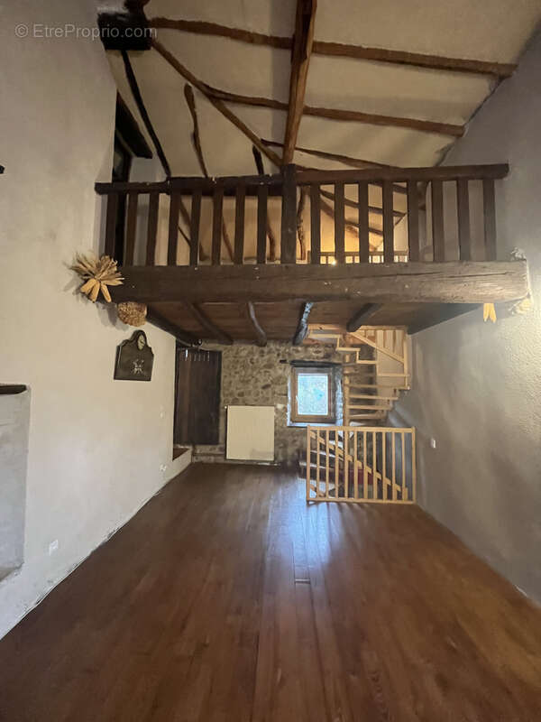 Maison à SAINT-CLEMENT-SUR-VALSONNE