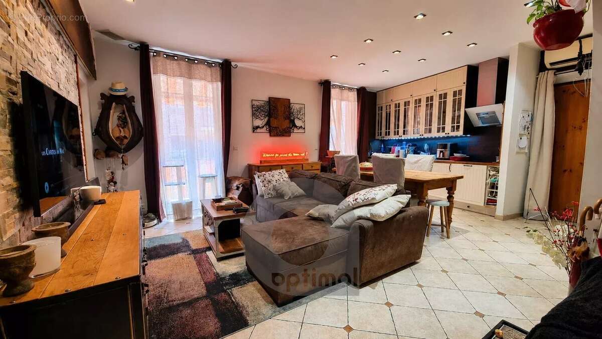 Appartement à ROQUEBRUNE-CAP-MARTIN