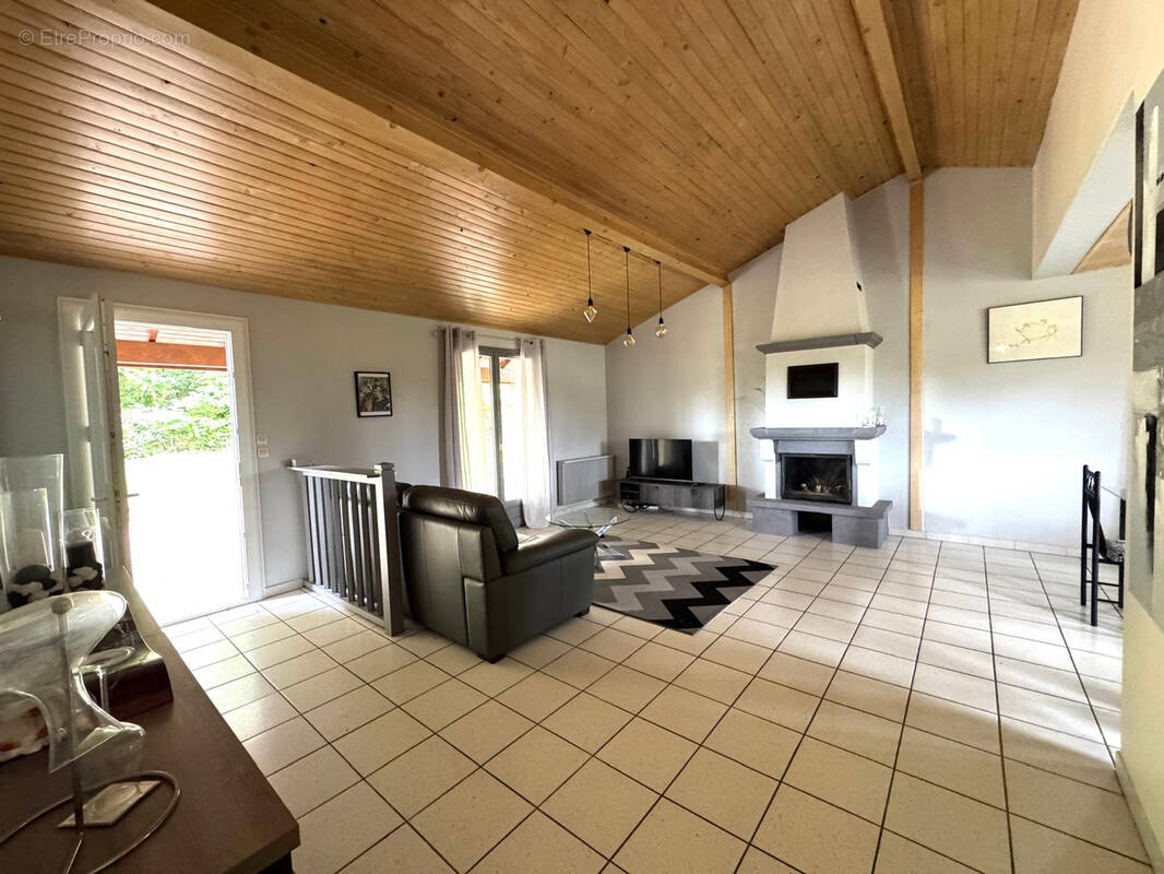 Maison à MONTECH