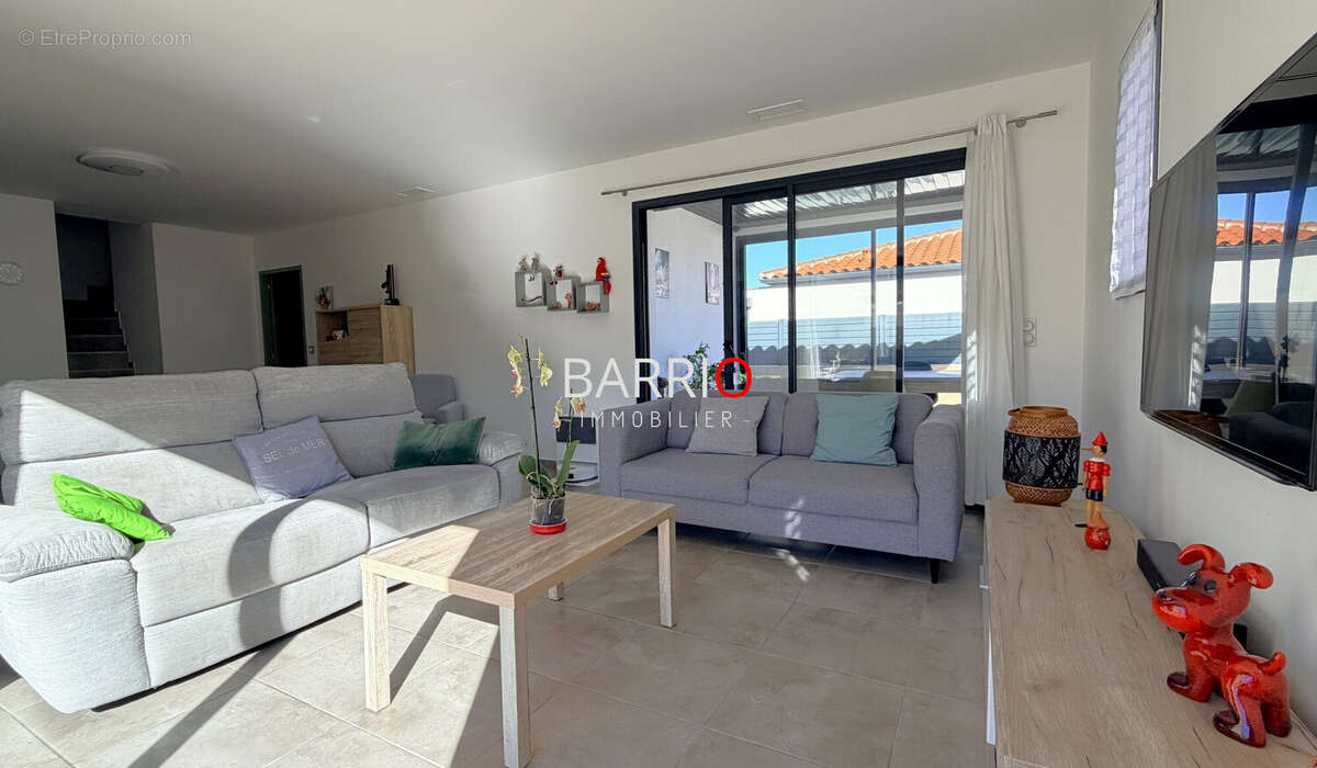 Maison à VILLELONGUE-DELS-MONTS