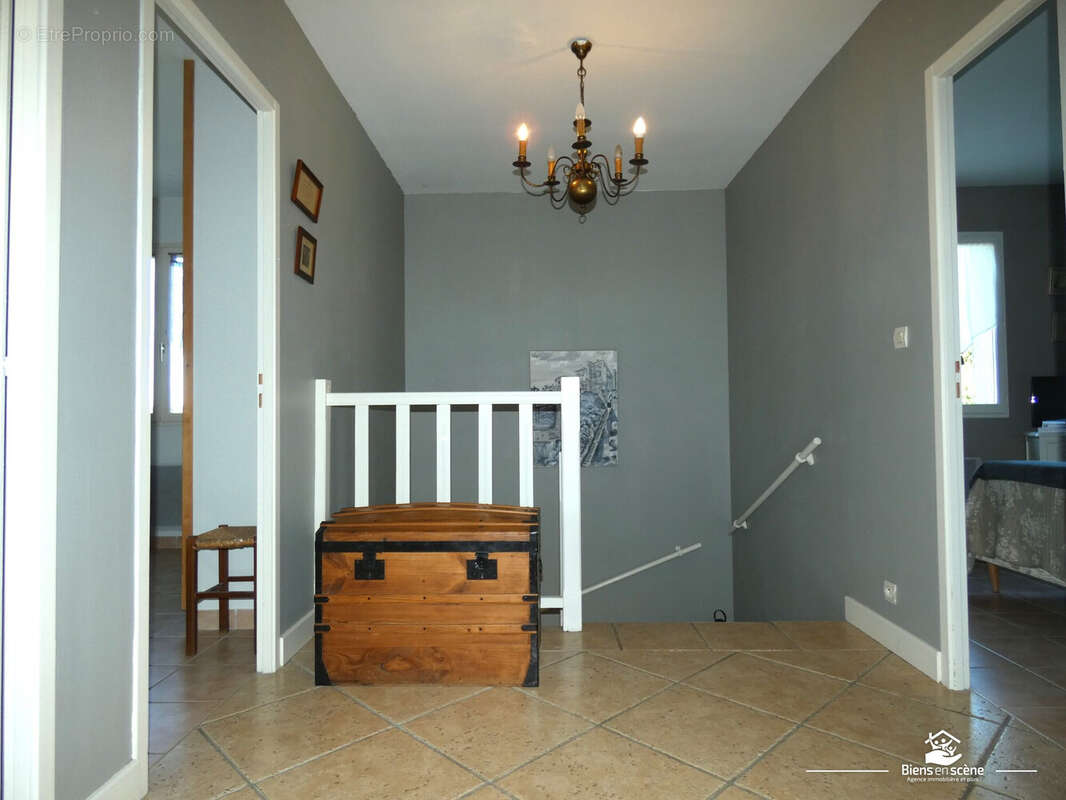 Maison à MONSTEROUX-MILIEU