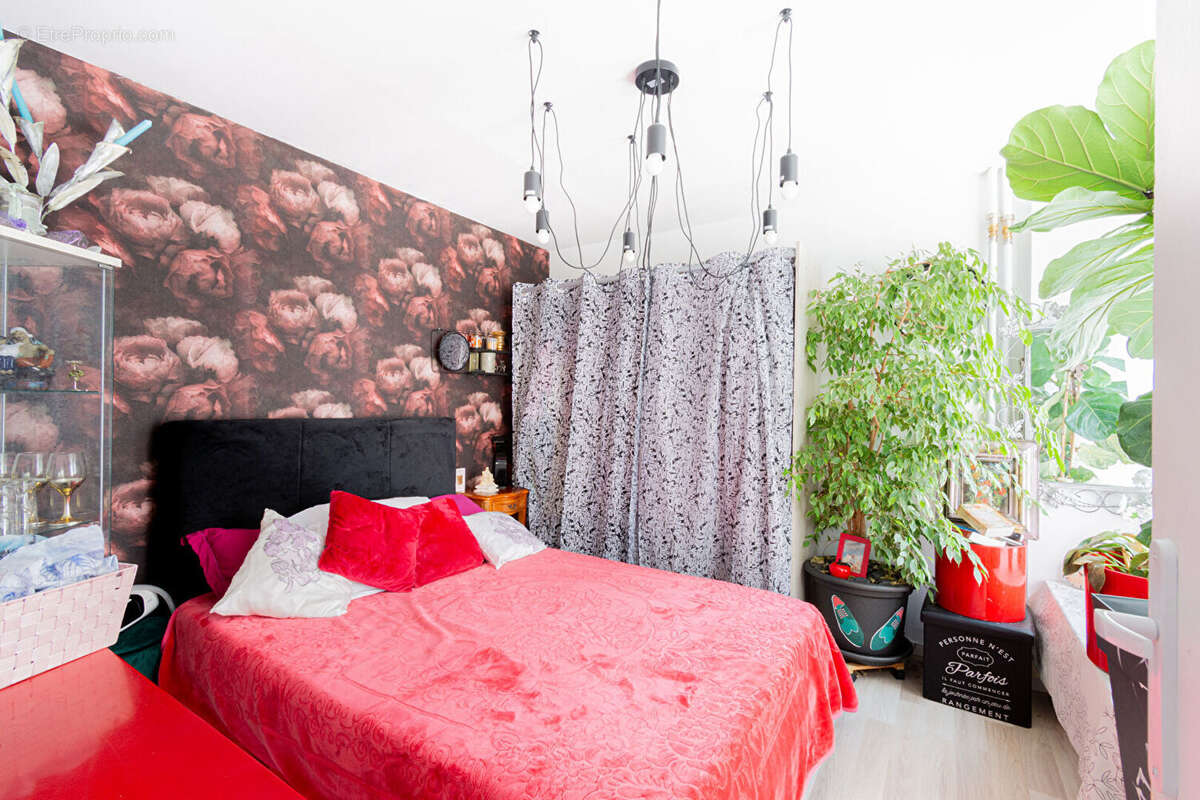 Appartement à MARSEILLE-5E