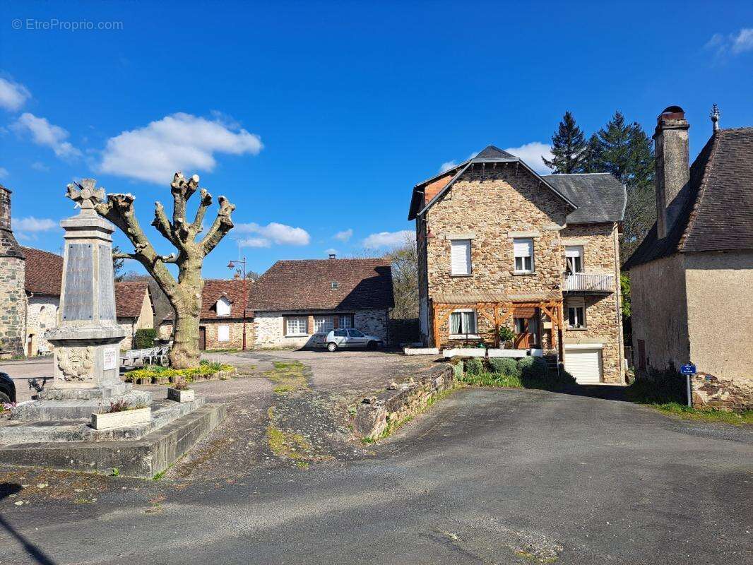 Maison à BENAYES