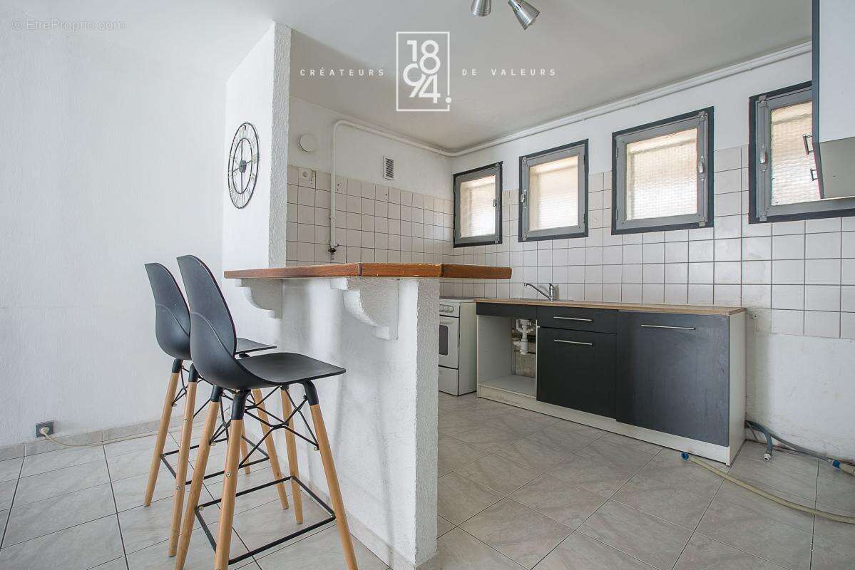 Appartement à MARSEILLE-5E