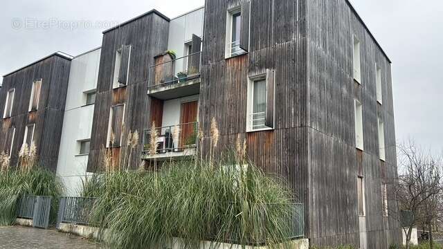 Appartement à L'ILE-SAINT-DENIS