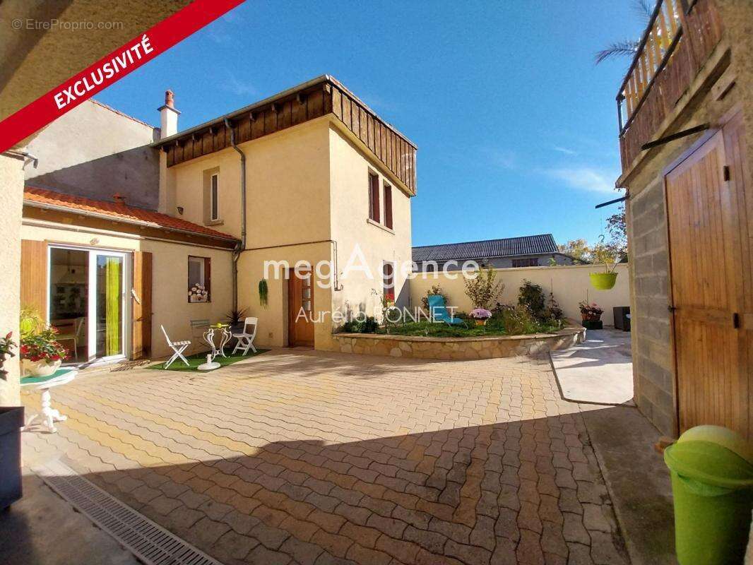 Ensemble de maisons atypique avec extérieur sans vis à vis - photo 8
