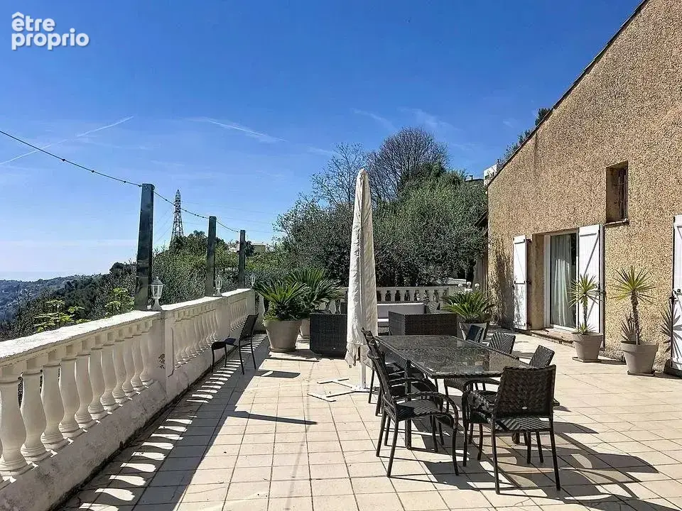 Nice – Villa avec vue mer, piscine et environnement calme - photo 10